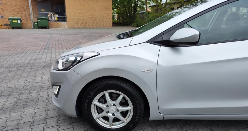 Hyundai I30 cena 31900 przebieg: 180000, rok produkcji 2012 z Praszka małe 466